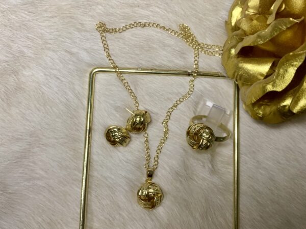 Textured gold ball set - Image 3