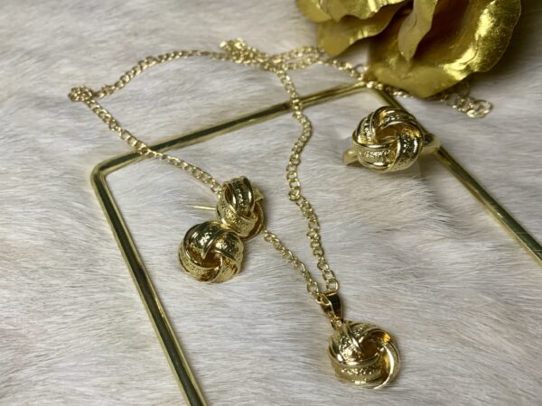 Textured gold ball set
