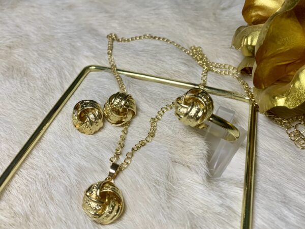 Textured gold ball set - Image 2