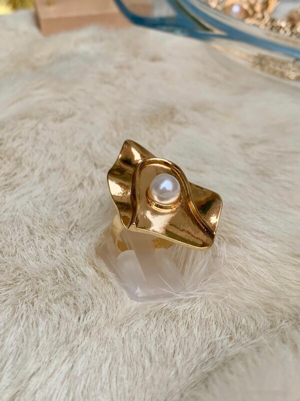 Gilded Tide - Image 3